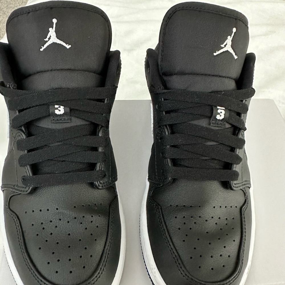Nike Women’s Air Jordan 1 low